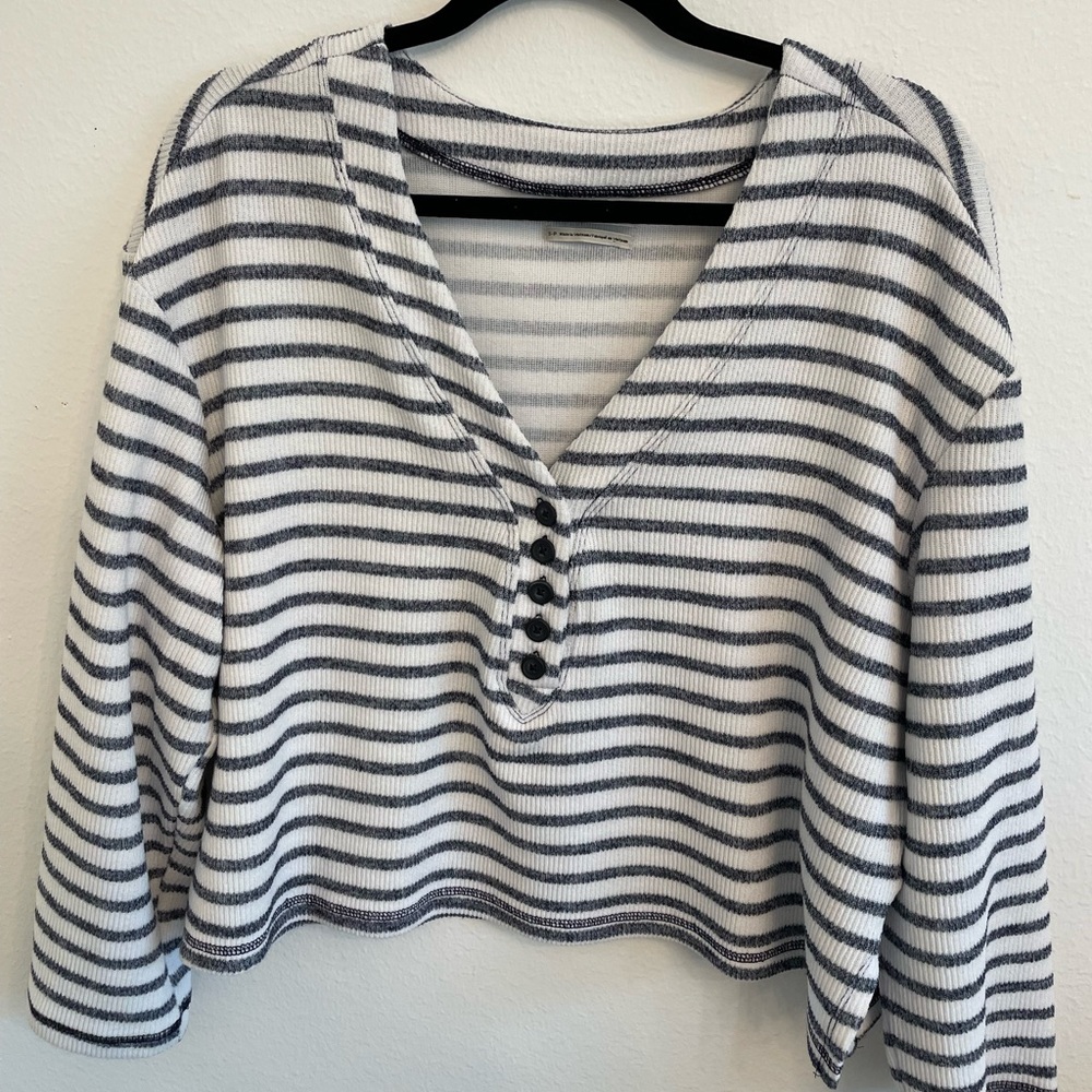 Urban Outfitters Crop Long Sleeve - Size S